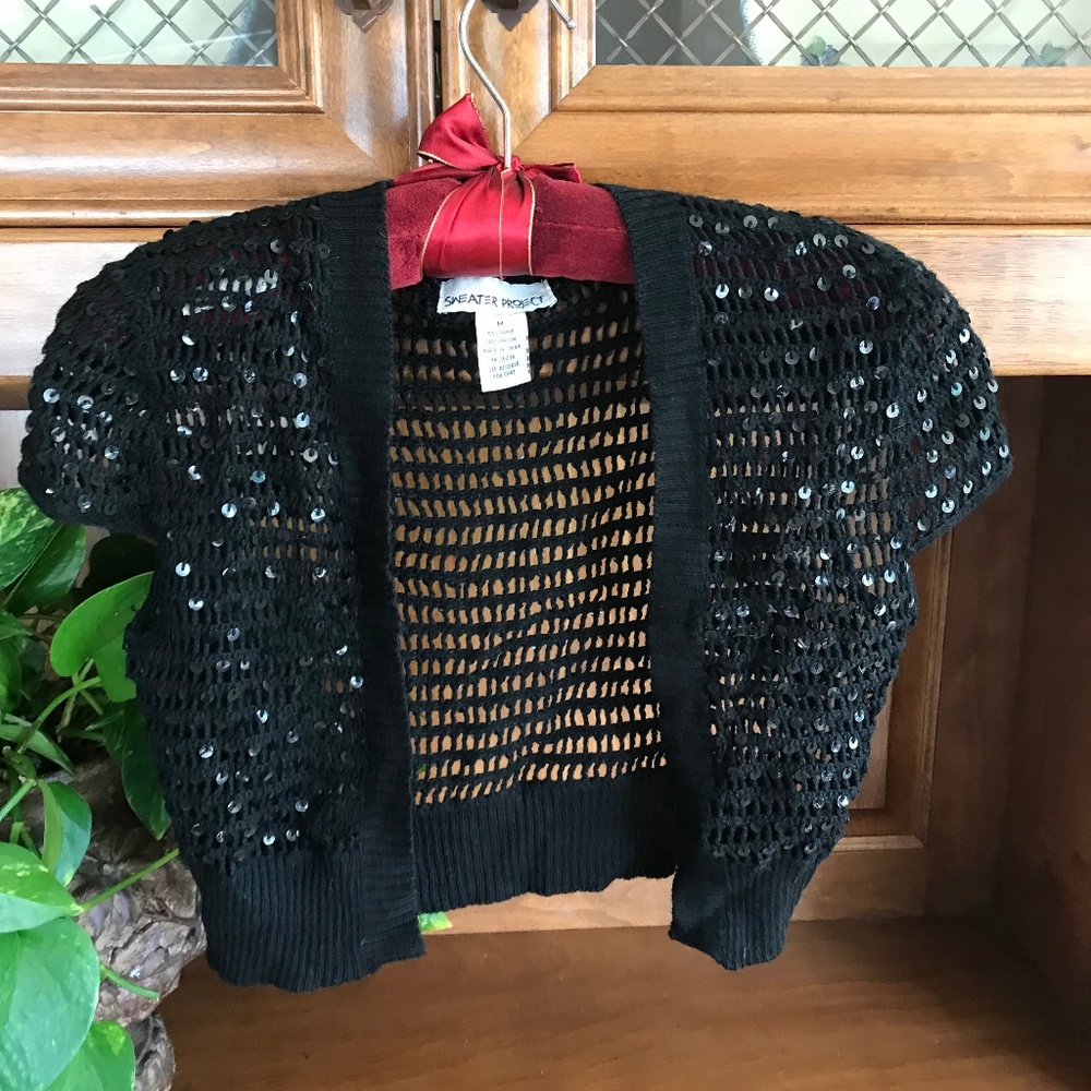 SHRUG CROP SEQUIN BLACK OPEN KNIT SHORT SLEEVE SWEATER NWOT trending!